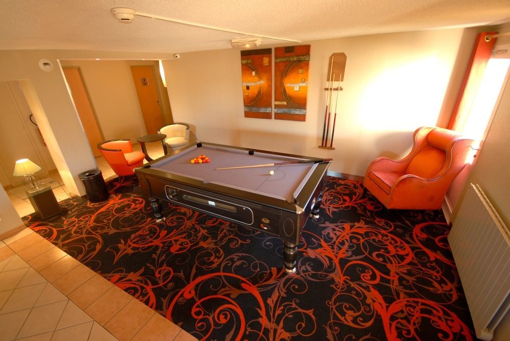 Logis Hotel L'Oree De Chartres - Barjouville Экстерьер фото