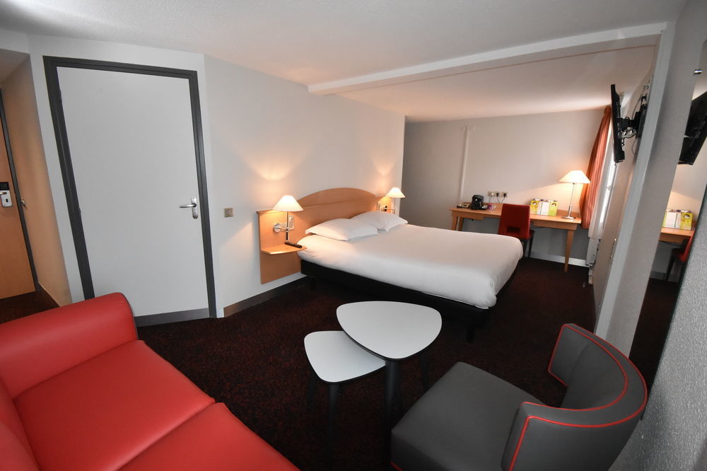 Logis Hotel L'Oree De Chartres - Barjouville Экстерьер фото